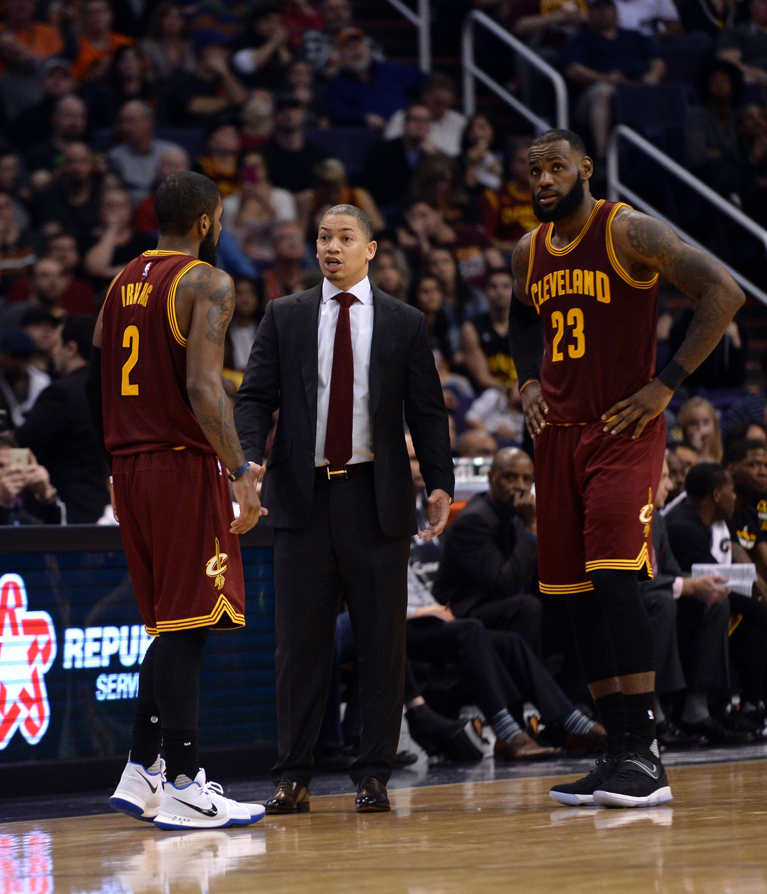 欧文：和老詹打球会被置于风口浪尖 我退役后你们会听到真实故事